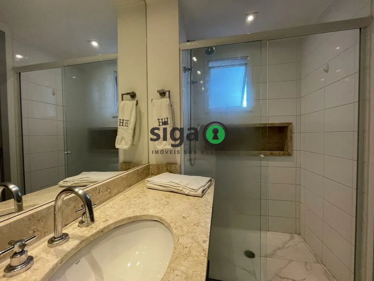 Imagem Apto com 85m², no Brooklin, com 1 suite, lavabo, 2 vagas e Pé direito duplo para locação