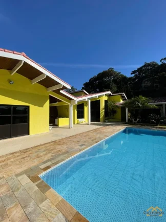 Imagem Casa térrea com 3 suítes em condomínio à venda em Jordanésia - Cajamar/SP