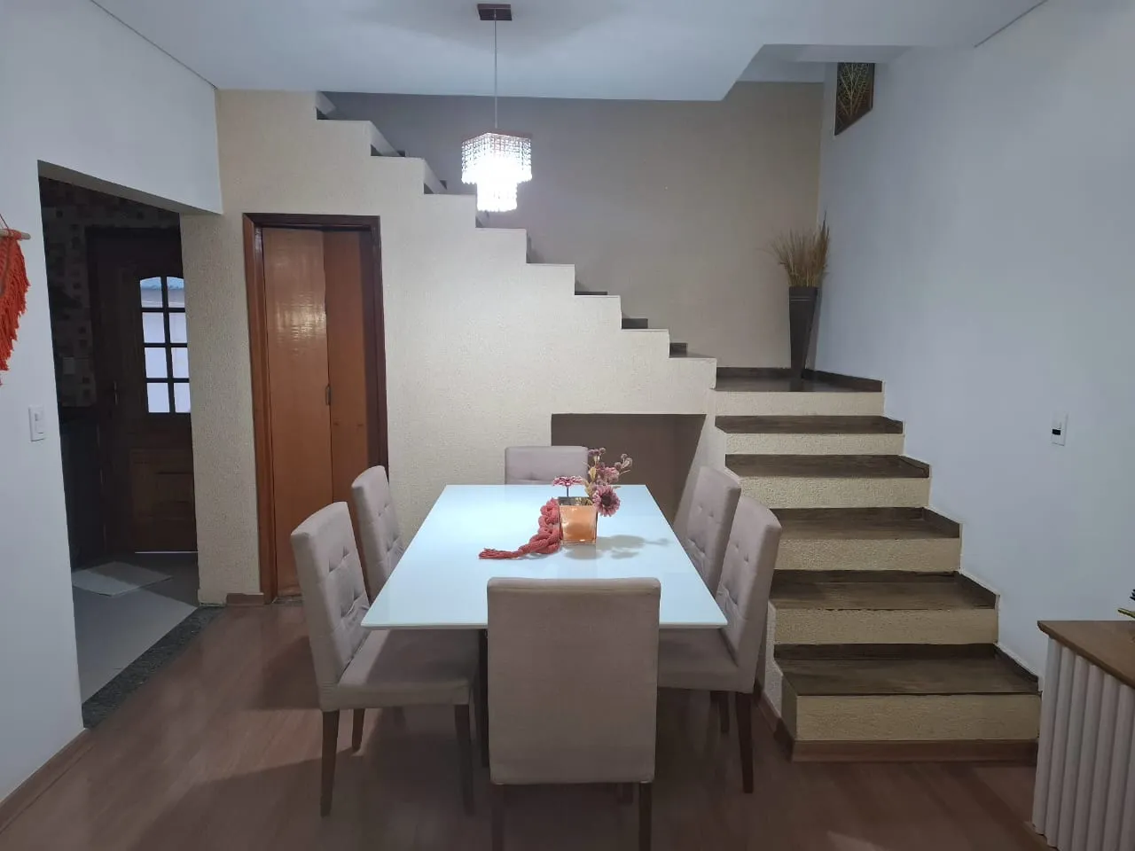 Imagem VENDO LINDO SOBRADO DE 04 DORMITÓRIOS NO BAIRRO JABAQUARA!