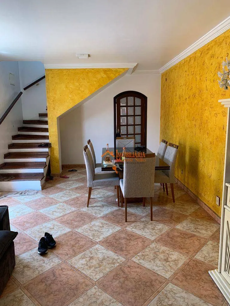 Imagem Sobrado com 6 dormitórios à venda, 200 m² por R$ 795.000,00 - Jardim Santa Bárbara - Guarulhos/SP
