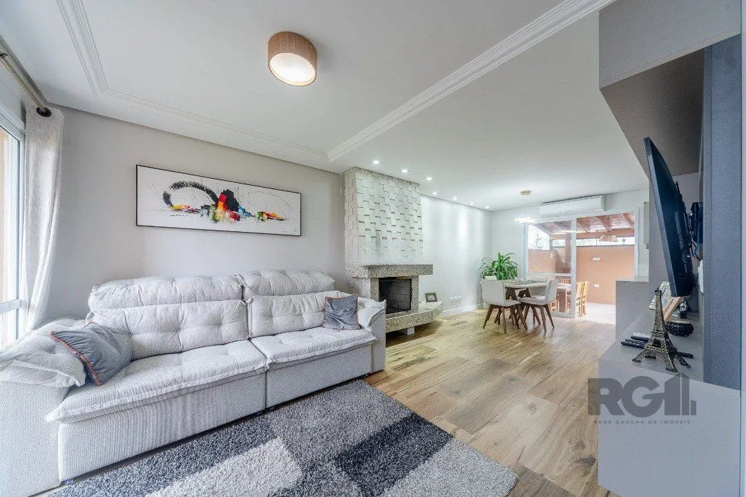 Imagem Casa em condominio com excelente padrão construtivo, possui 3 dormitórios, sendo 1 suíte máster com closet e sacada