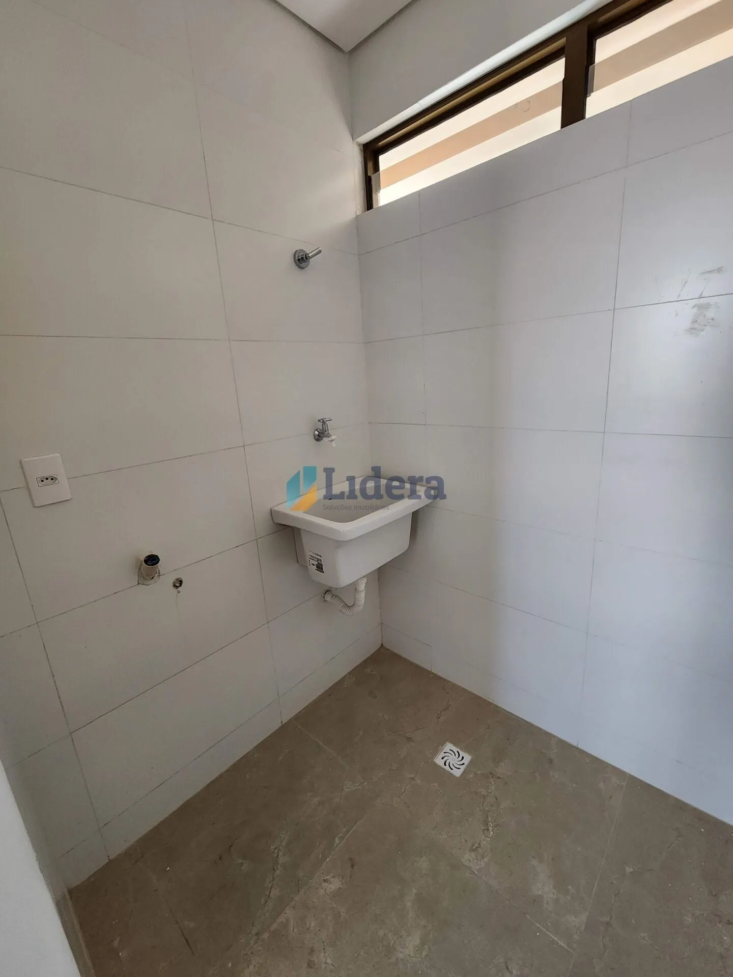 Imagem Apartamento á venda - pé na areia - 2 quartos - 1 suite - Formosa, Cabedelo - PB