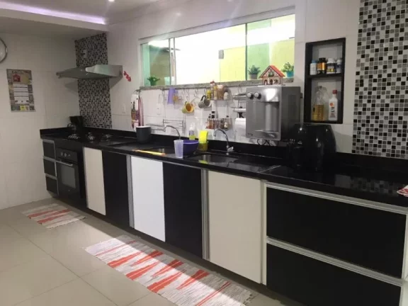 Imagem CASA COM 4 DORMITÓRIOS À VENDA, 390 M² POR R$ 1.600.000,00 - GLÓRIA - MACAÉ/RJ