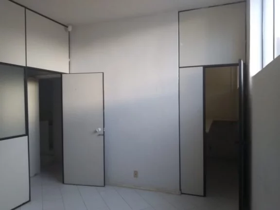 Imagem Ótimo barracão com 647 m², próximo à av. Nações Unidas