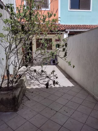 Foto do imóvel Excelente sobrado com 3 quartos, sendo 1 suíte e 2 vagas em Santa Terezinha, SBC