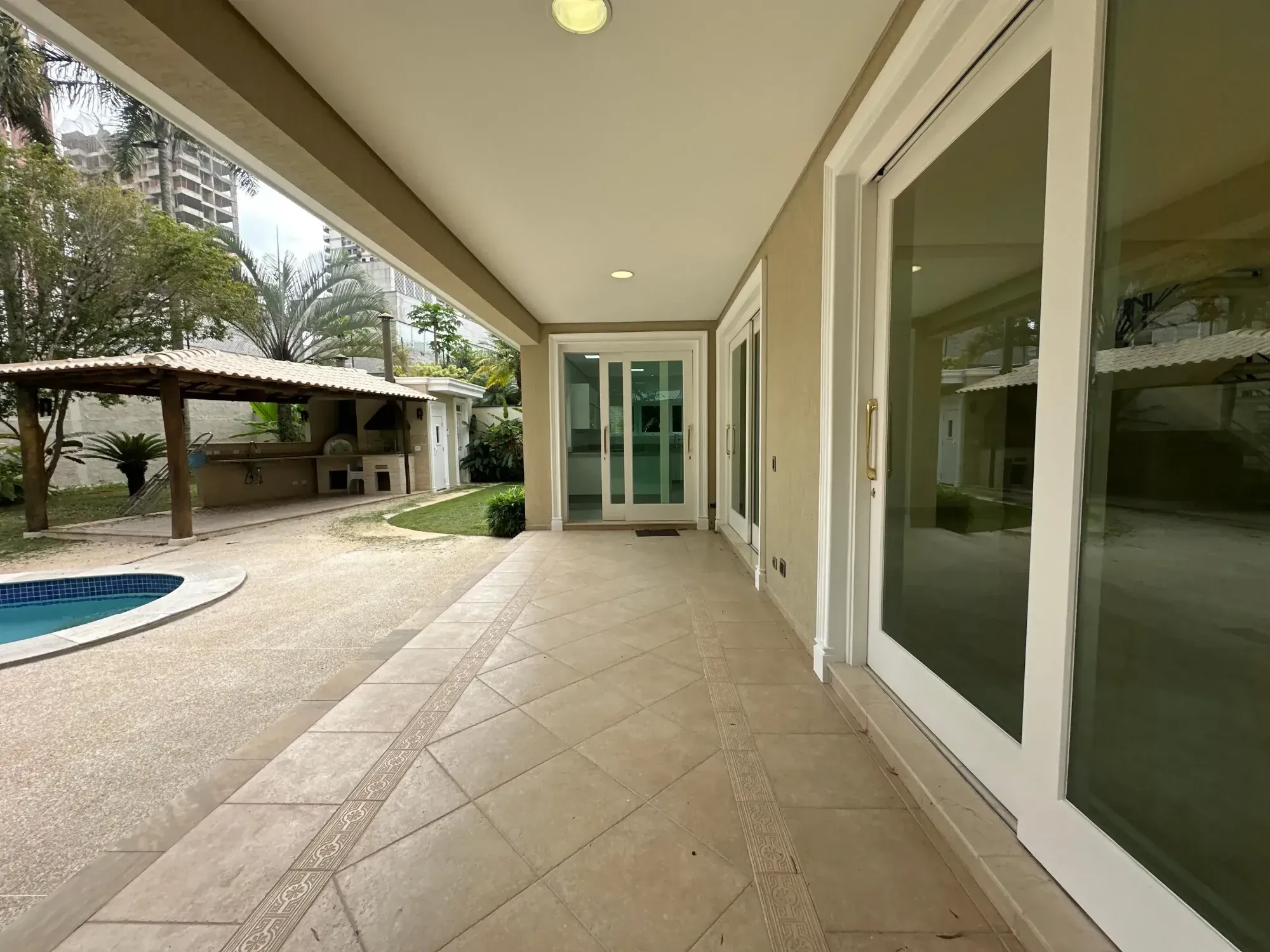 Imagem Sobrado com 4 Quartos à Venda, 450 m² em Alphaville Residencial Plus - Barueri