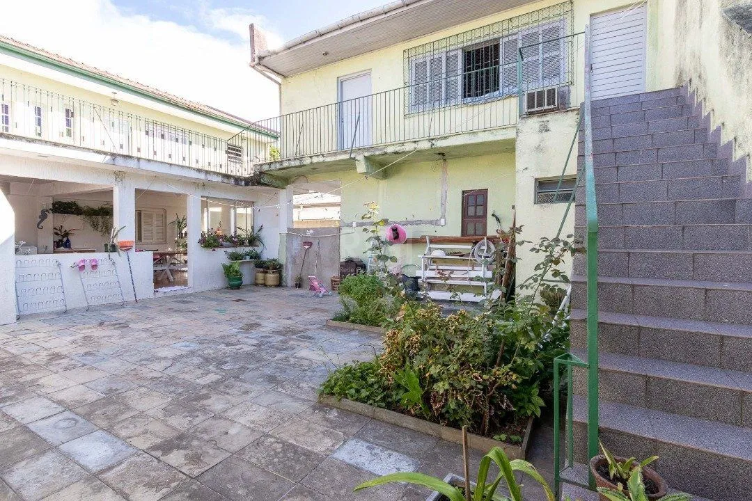 Imagem Casa para Venda - 280m², 3 dormitórios, sendo 1 suites, 2 vagas - Nonoai