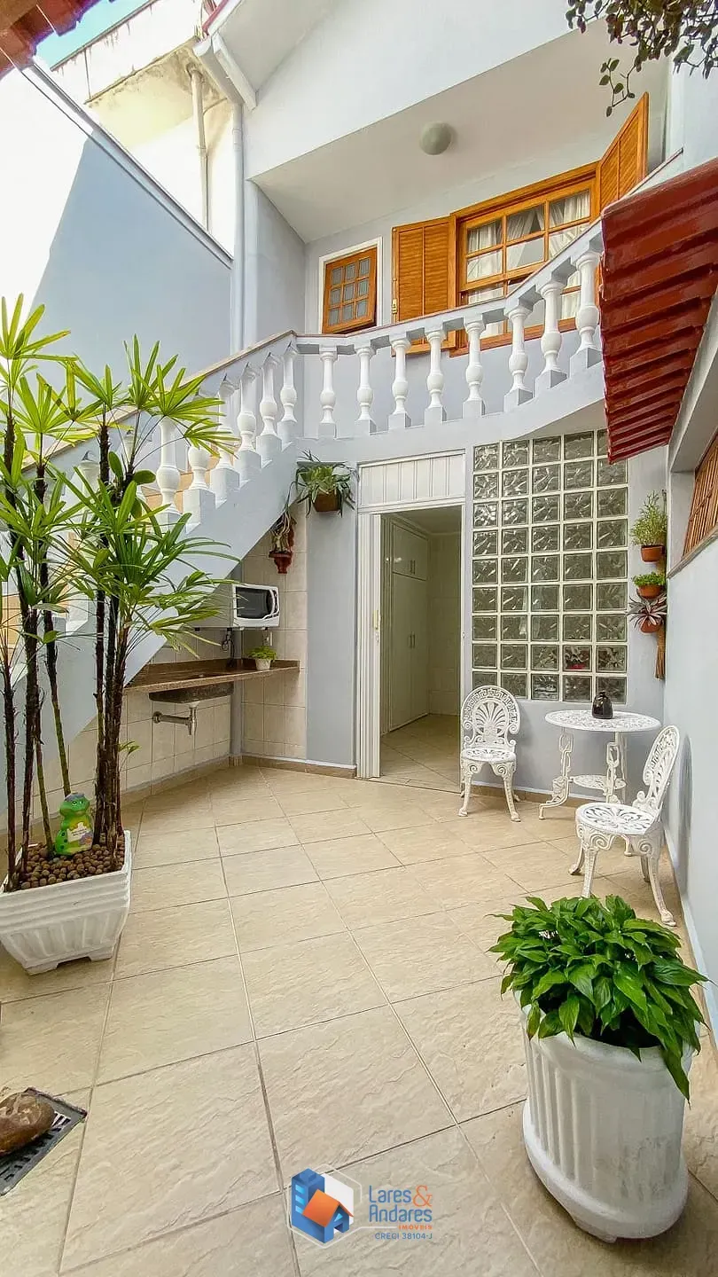 Imagem Casa para venda em Cambuci com 5 quartos, sendo 3 suítes, 275m²