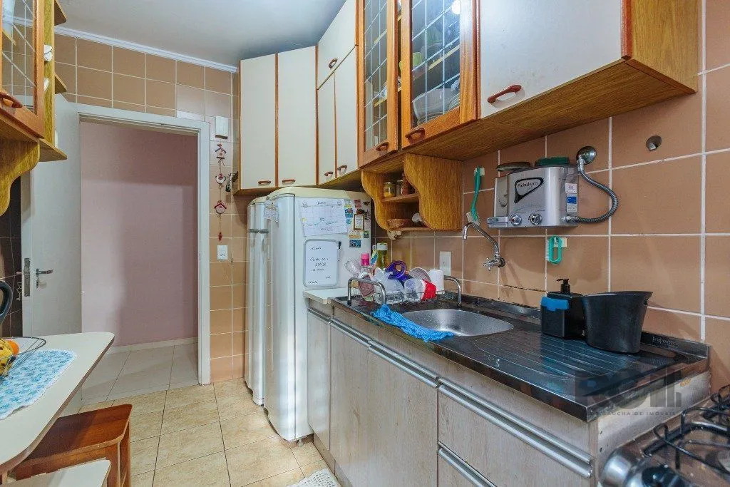 Imagem Apartamento 2 dormitórios com 1 vaga no bairro Teresópolis em Porto Alegre
