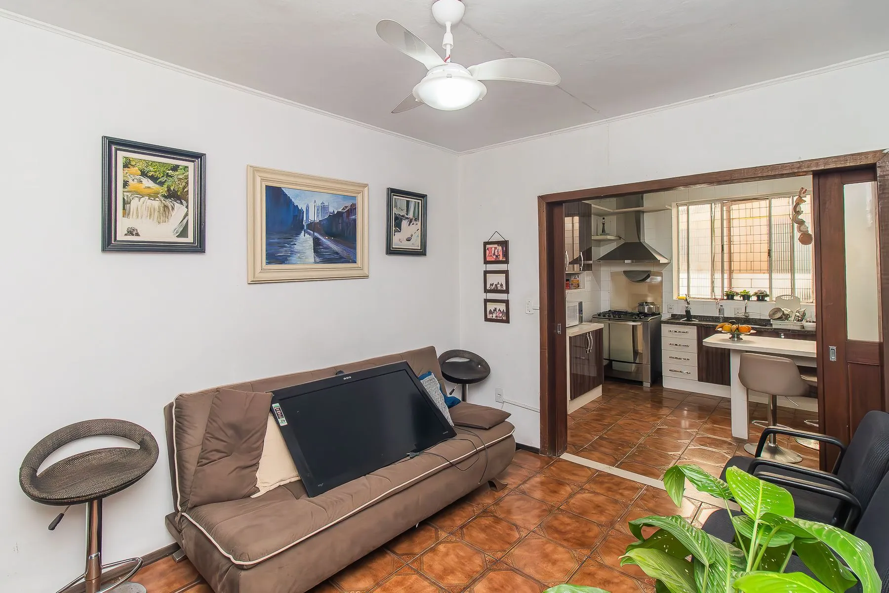 Imagem Casa 3 dormitórios, 5 vagas.