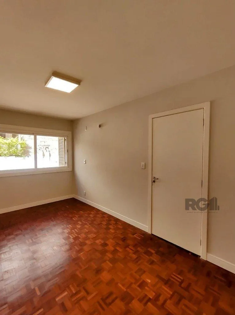 Imagem Apartamento semi mobiliado, 67m², 2 dormitórios, 1 vaga no bairro Petrópolis