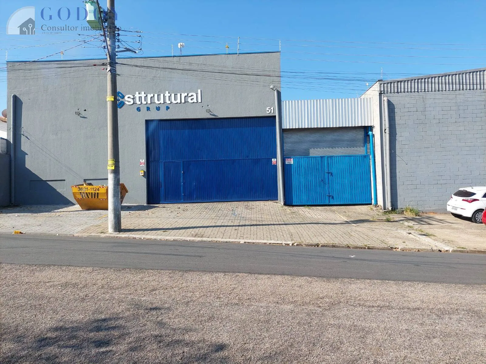 Galpão Comercial e Industrial com 825m² para Locação