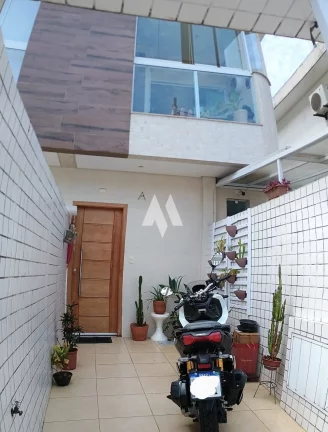 Imagem Casa à venda com 2 dormitórios e 1 suite - Embaré / Santos