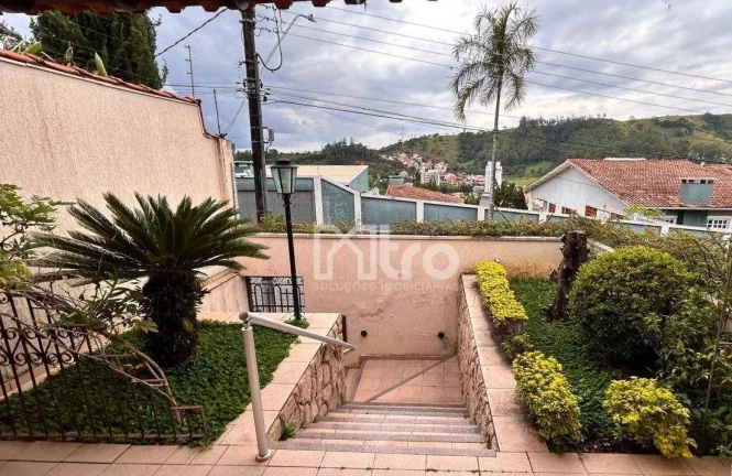 Imagem Casa com 4 dormitórios à venda, 450 m² por R$ 2.400.000,00 - Pinheirinho - Itajubá/MG
