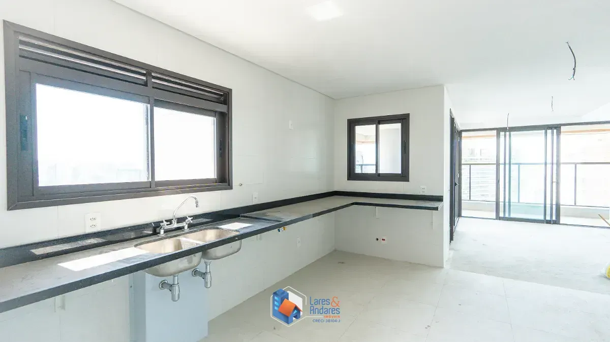 Imagem Cobertura para venda em Moema com 4 quartos, sendo 4 suítes, 281m²