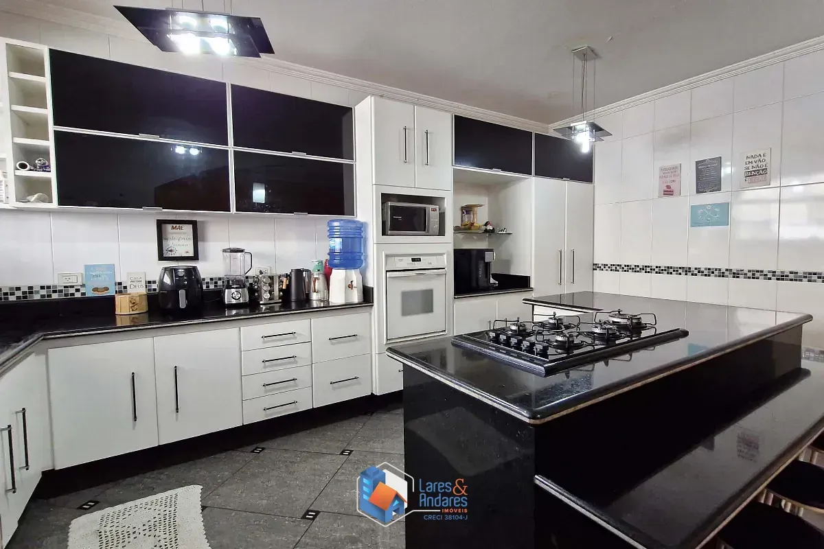 Imagem Casa para venda em Tremembé com 4 quartos, sendo 3 suítes, 554m²