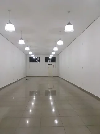 Imagem Excelente barracão comercial, na principal rua comercial do centro, muito bem localizado, próximo ...