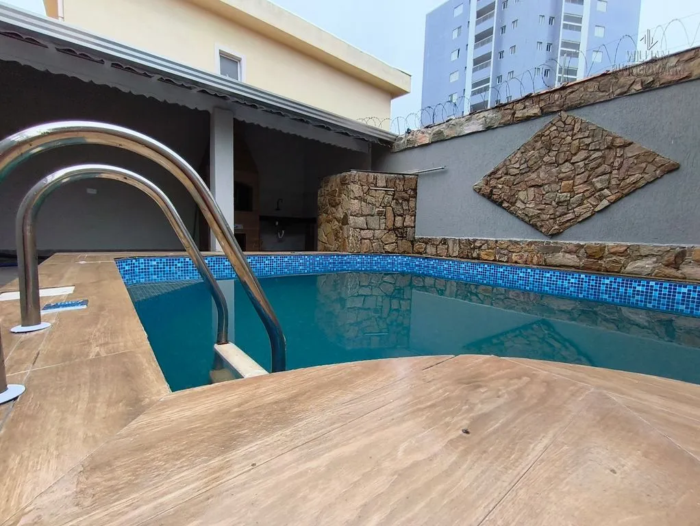 Foto do imóvel MARAVILHOSA CASA COM PISCINA 2 QUARTOS, 300 METROS DO MAR - Apenas R$ 780.000,00 em Vila Caiçara, Praia Grande - SP