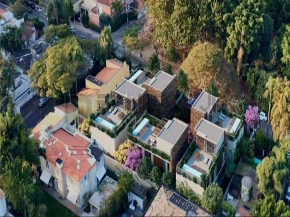Imagem Luxuosa casa em condomínio à venda em São Paulo-SP, no Jardim Paulistano, com 4 quartos, 4 suítes, 4 salas, 5 vagas e 500m² de área.