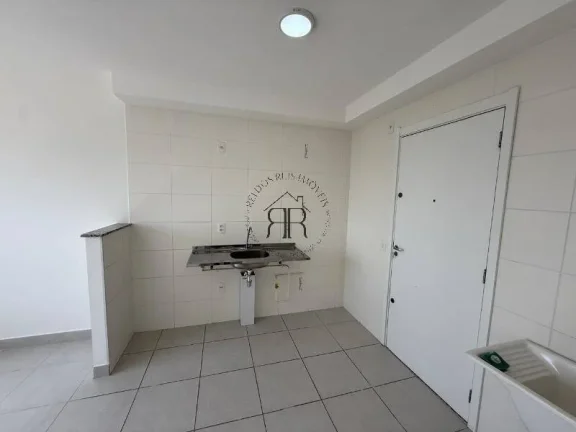 Imagem Apartamento de 32 m², sendo 2 quartos, sala, cozinha, banheiro e lavanderia.
O edifício possui ele...