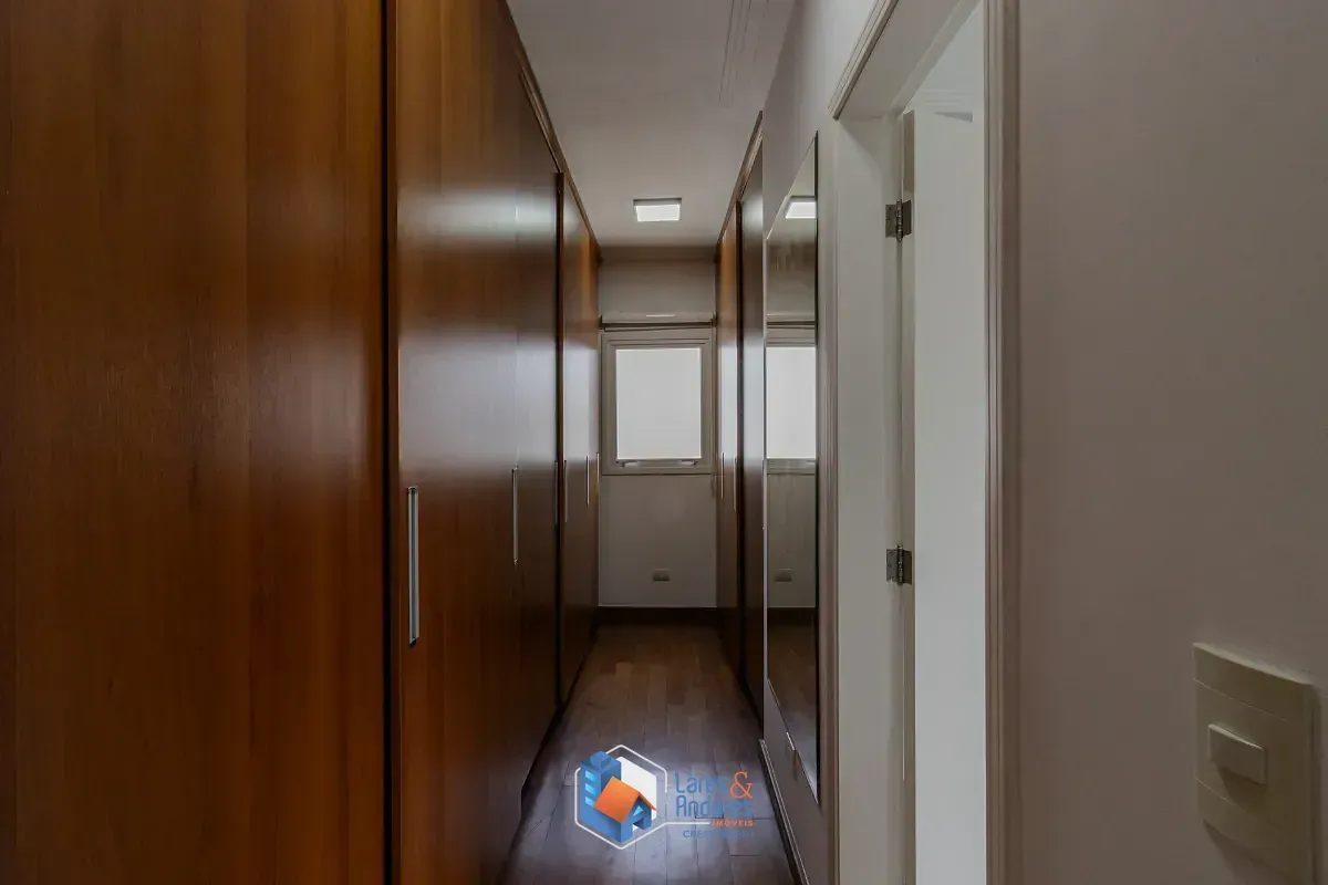 Imagem Sobrado para venda em Vila Brasílio Machado com 4 quartos, sendo 1 suíte, 255m²