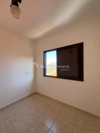 Imagem Casa muito bem distribuída, com 3 dormitórios, sendo 2 suítes. A suíte do pavimento térreo poss...