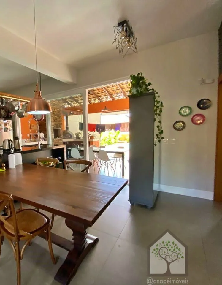 Imagem Linda Casa à Venda no Bairro Itacorubi - Florianópolis-SC