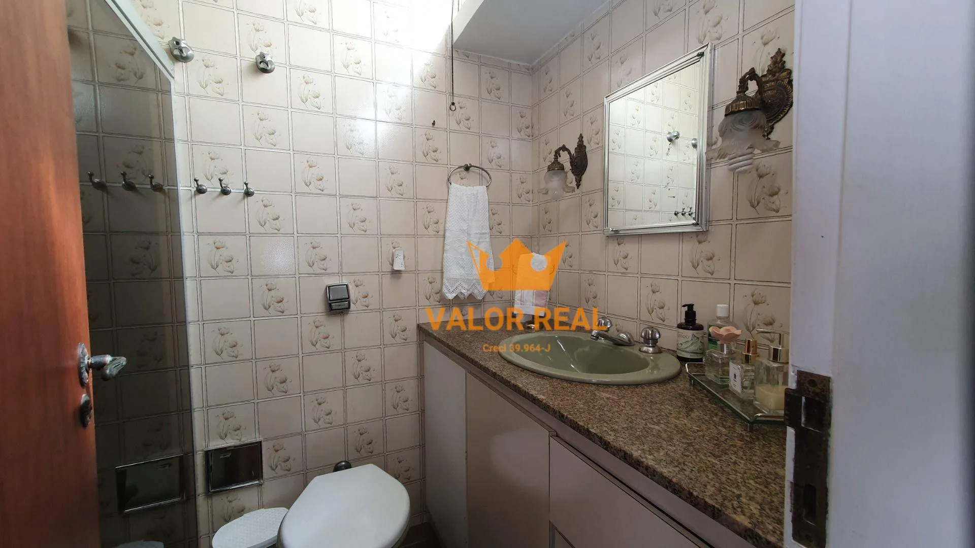 Imagem Casa Pque Colégio, Perfil Comercial, 265 m2 - 4 dorm. 5 vagas, 1.3 Milhões. Aceita permuta e financiamento