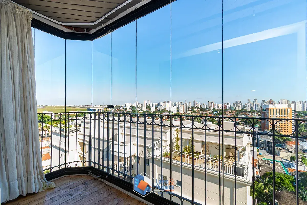 Imagem Cobertura para venda em Moema com 2 quartos, sendo 1 suíte, 183m²