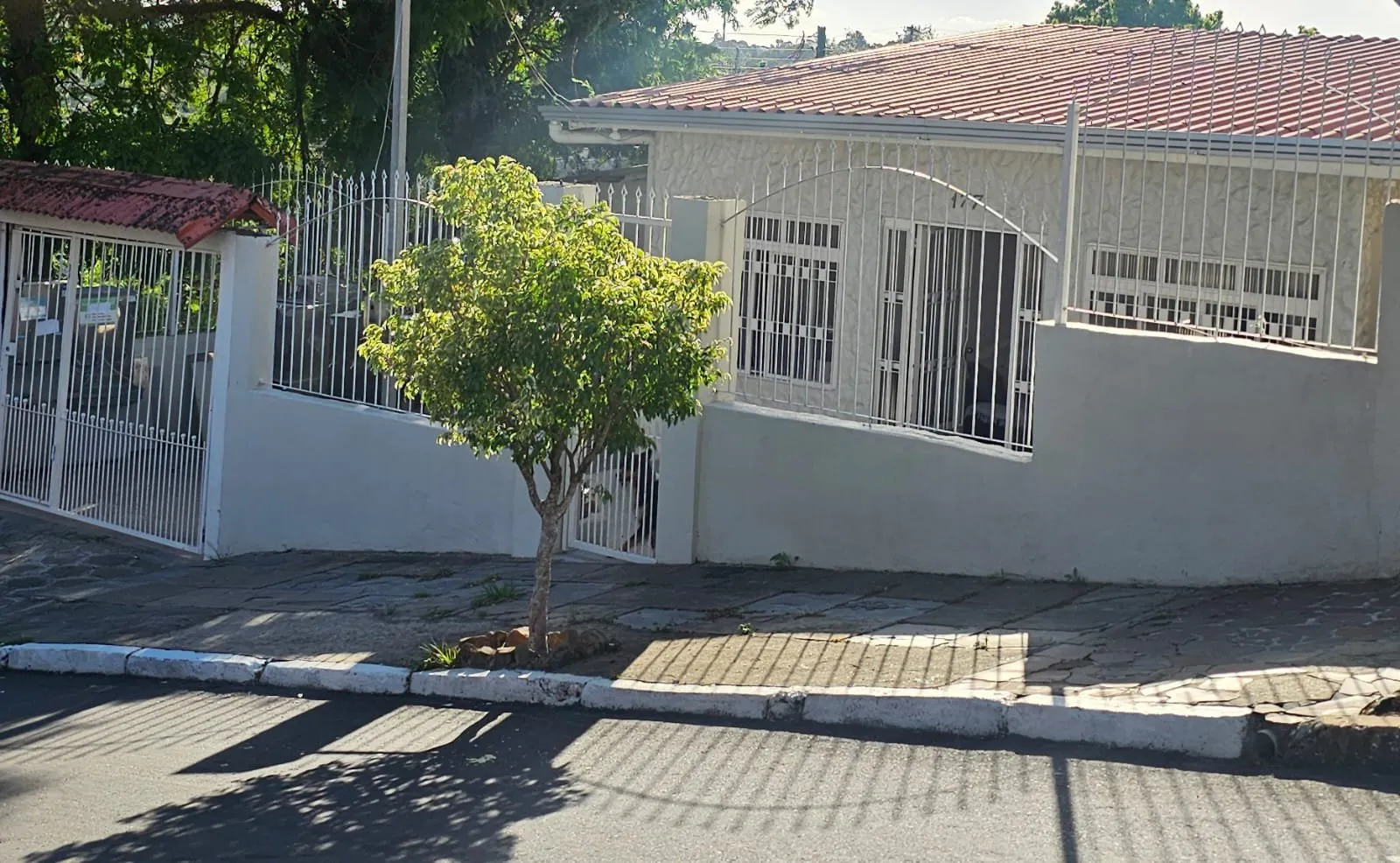 Imagem Casa a venda com 100m2 no bairro Krahe em Viamão
