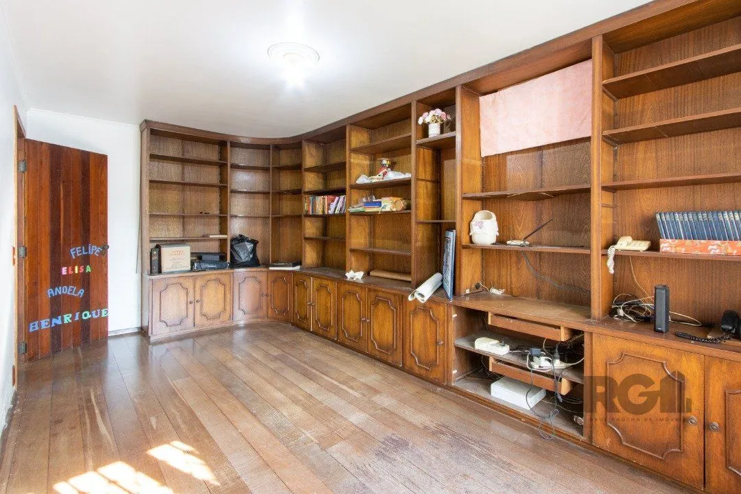 Imagem Casa para Venda - 72.6m², 4 dormitórios, sendo 1 suites, 6 vagas - Camaquã