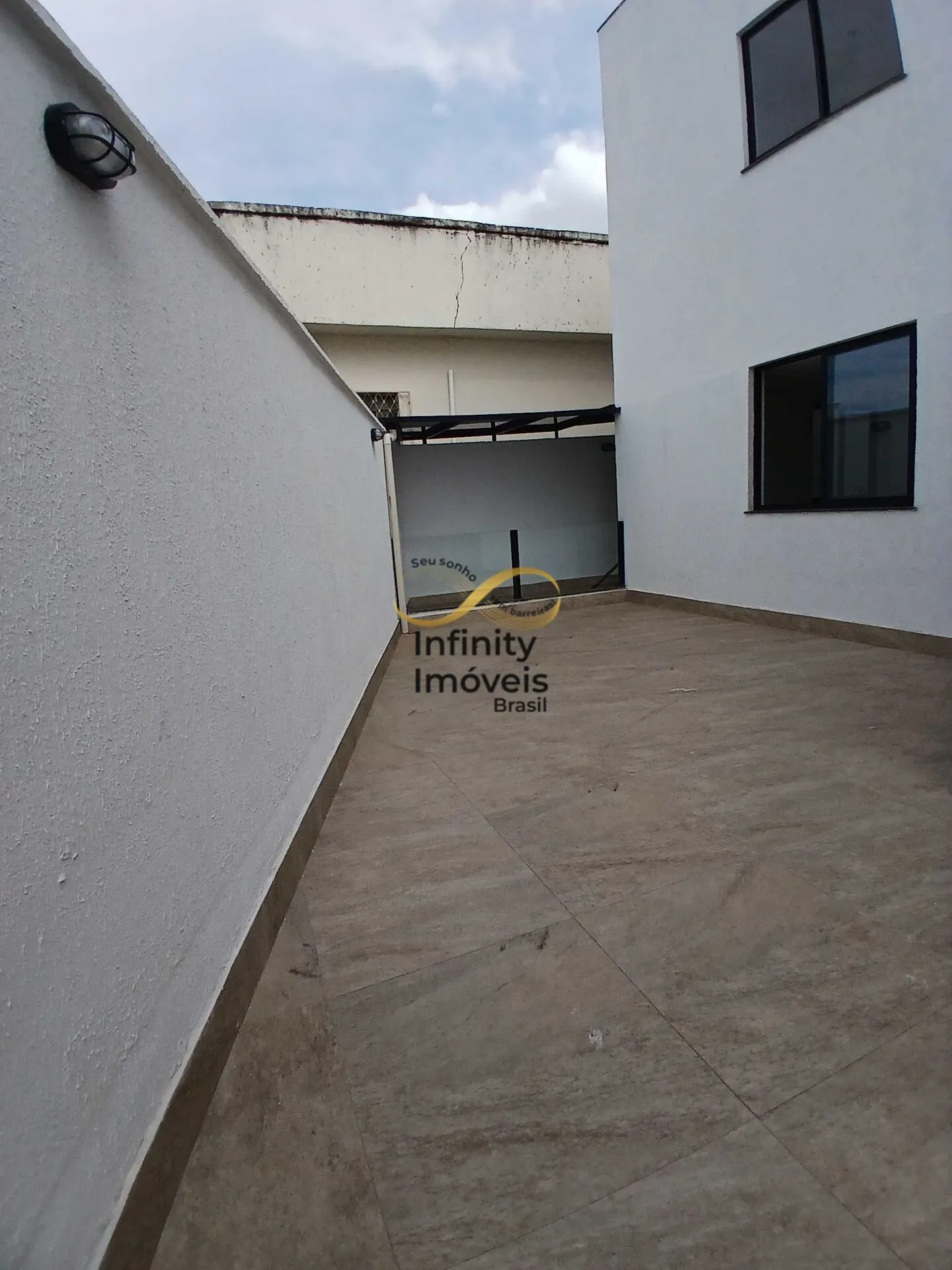Imagem Casa à venda no bairro Caiçaras - Belo Horizonte/MG