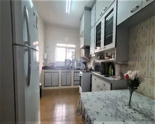 Imagem Vende um excelente sobrado de 216m² em ótima localização