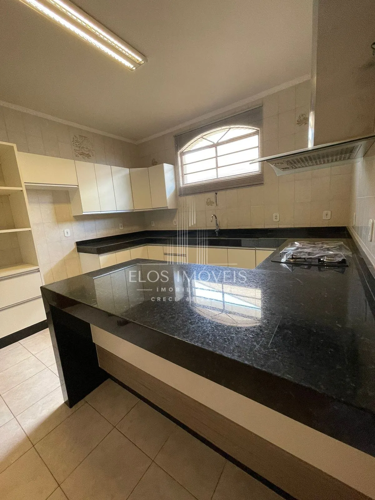 Imagem Sobrado de 4 quartos, 264m² no bairro Vila São Roque, em Limeira