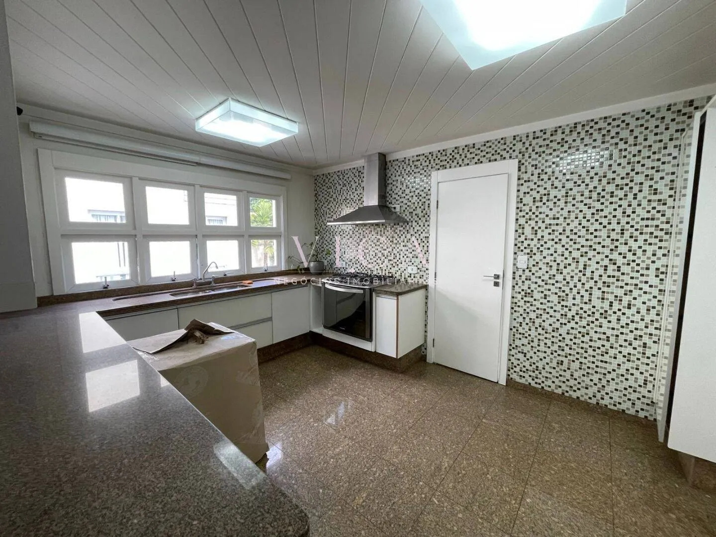 Imagem Alphaville|Resid 02 |Casa 3 suítes, piscina e lazer| R$25.000 Aluguel