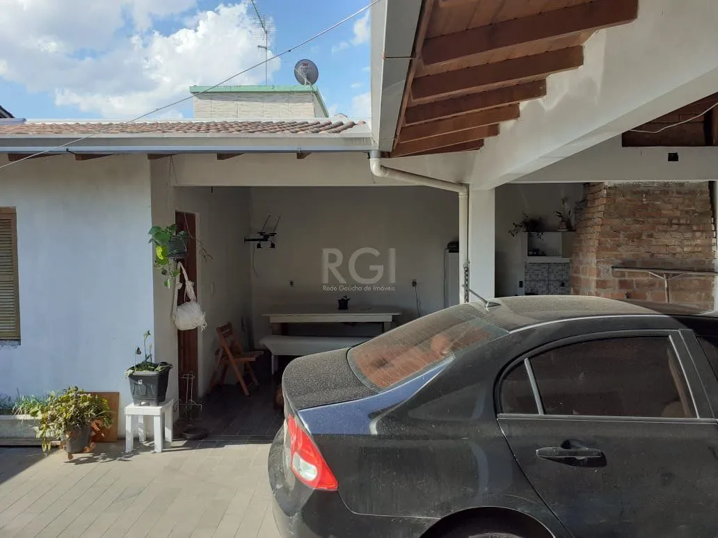 Imagem Casa para Venda - 170m², 3 dormitórios, sendo 1 suites, 2 vagas - Feitoria