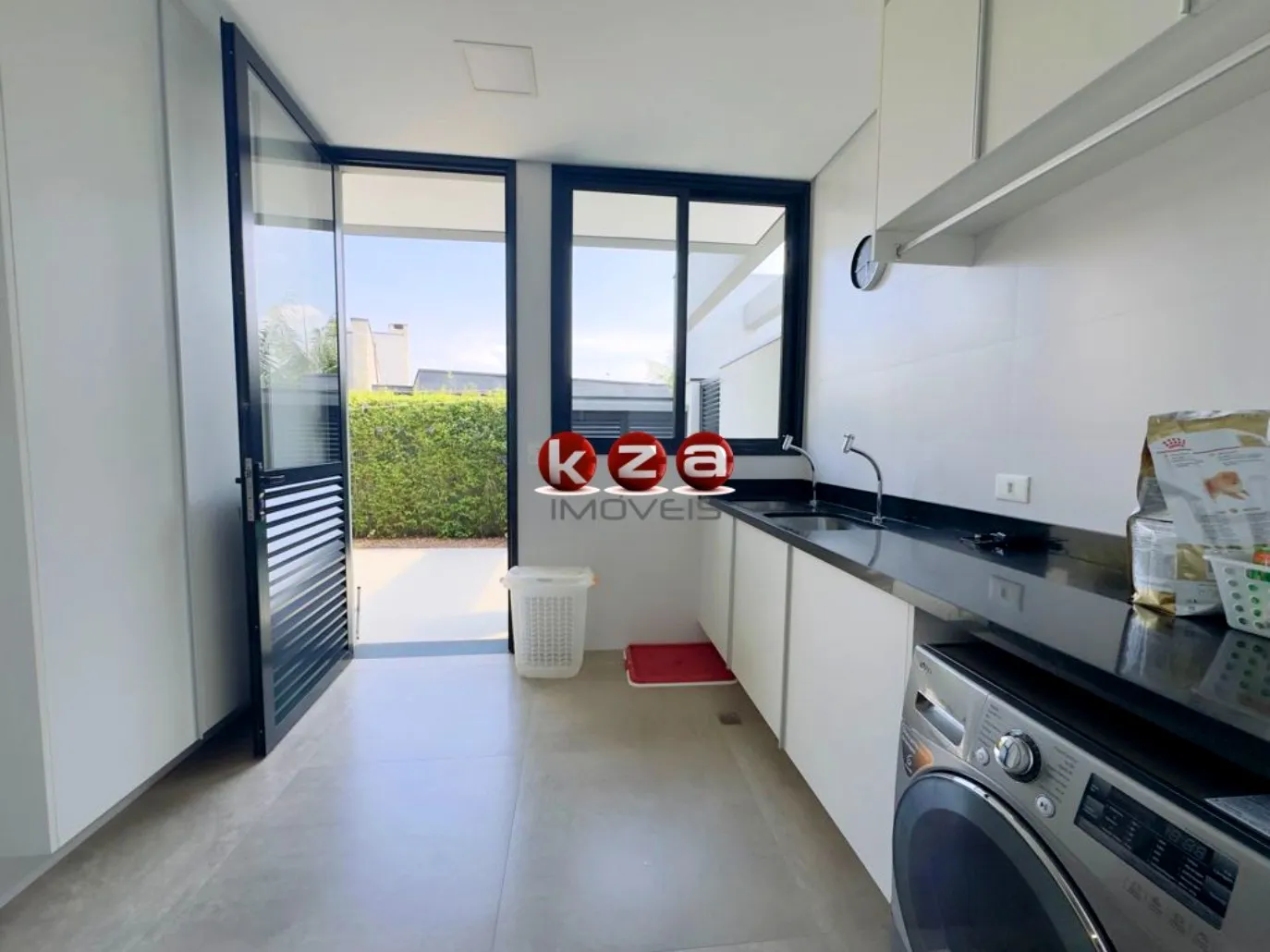 Imagem Luxuosa casa térrea à venda em Jundiaí-SP, Condomínio Jardim Atenas: 4 suítes, 3 salas, 5 banheiros, 5 vagas, 417m².
