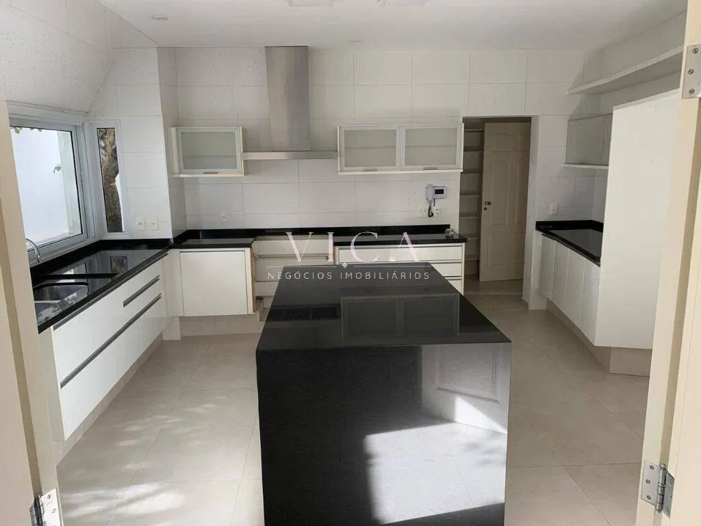 Imagem Casa Alto Padrão para Locação no Tamboré 02, 904m², 4 Suítes, Piscina, SPA