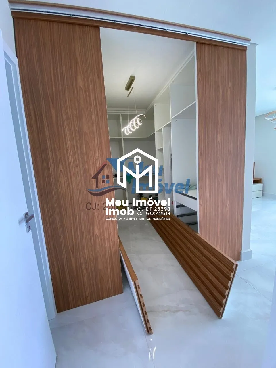 Imagem Casa 3 Quartos 3 Suítes 2 Vagas 255m² Piscina Closet