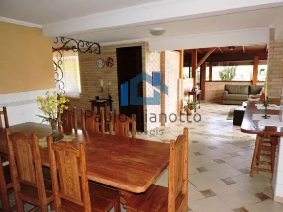Imagem Exclusividade e Sofisticação: Casa de Alto Padrão na Granja Viana