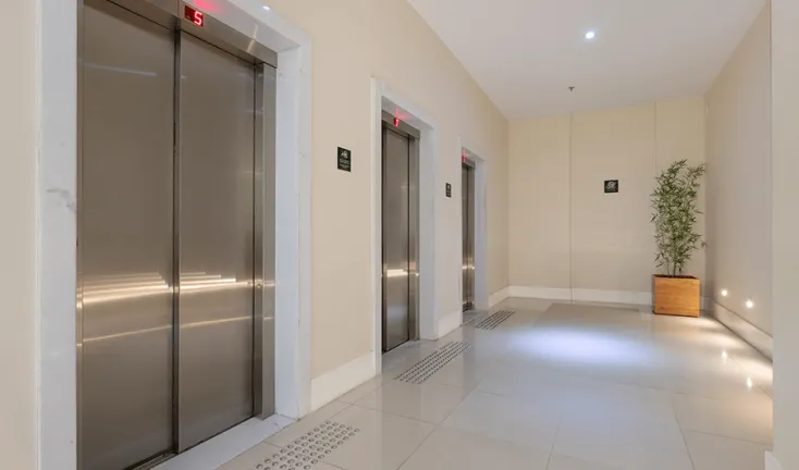 Sala Comercial à Venda, 18 m² em Madureira - Rio De Janeiro