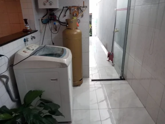 Imagem Sobrado com 3 dormitórios à venda, 290 m² por R$ 900.000,00 - Cidade Edson - Suzano/SP