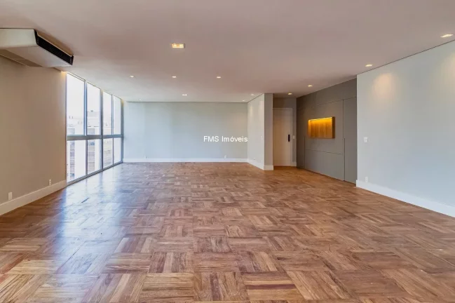 Imagem Apartamento à venda em Higienópolis, com 3 suítes, 2 vagas e 250m².