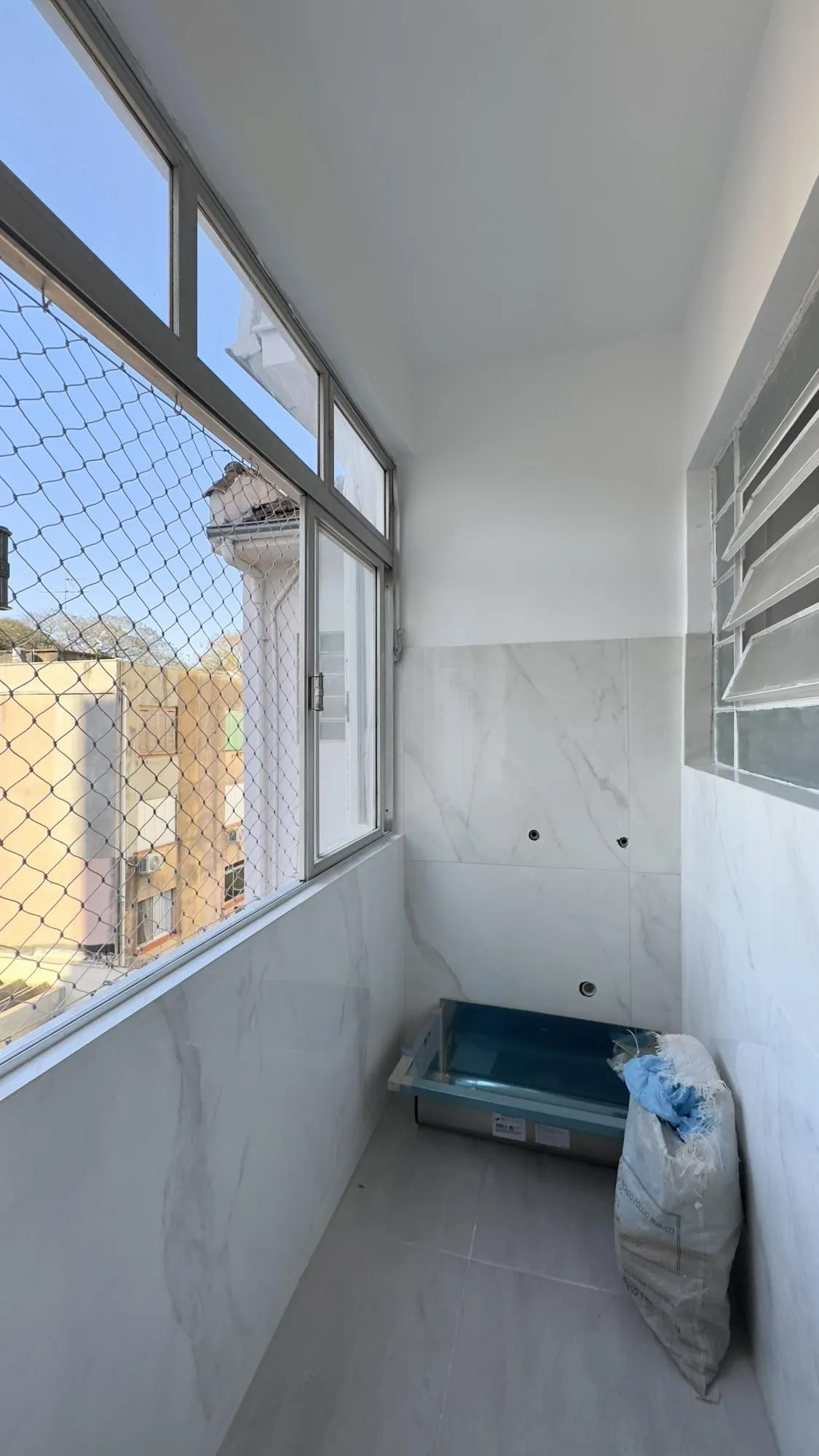 Imagem Apartamento reformado de 68m², 2 dormitórios no bairro Praia de Belas