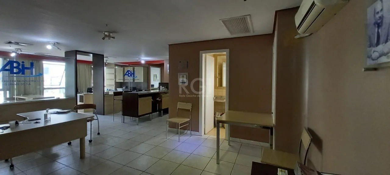 Imagem Conjunto/Sala para Venda - 124.96m², 0 dormitórios, Centro Histórico