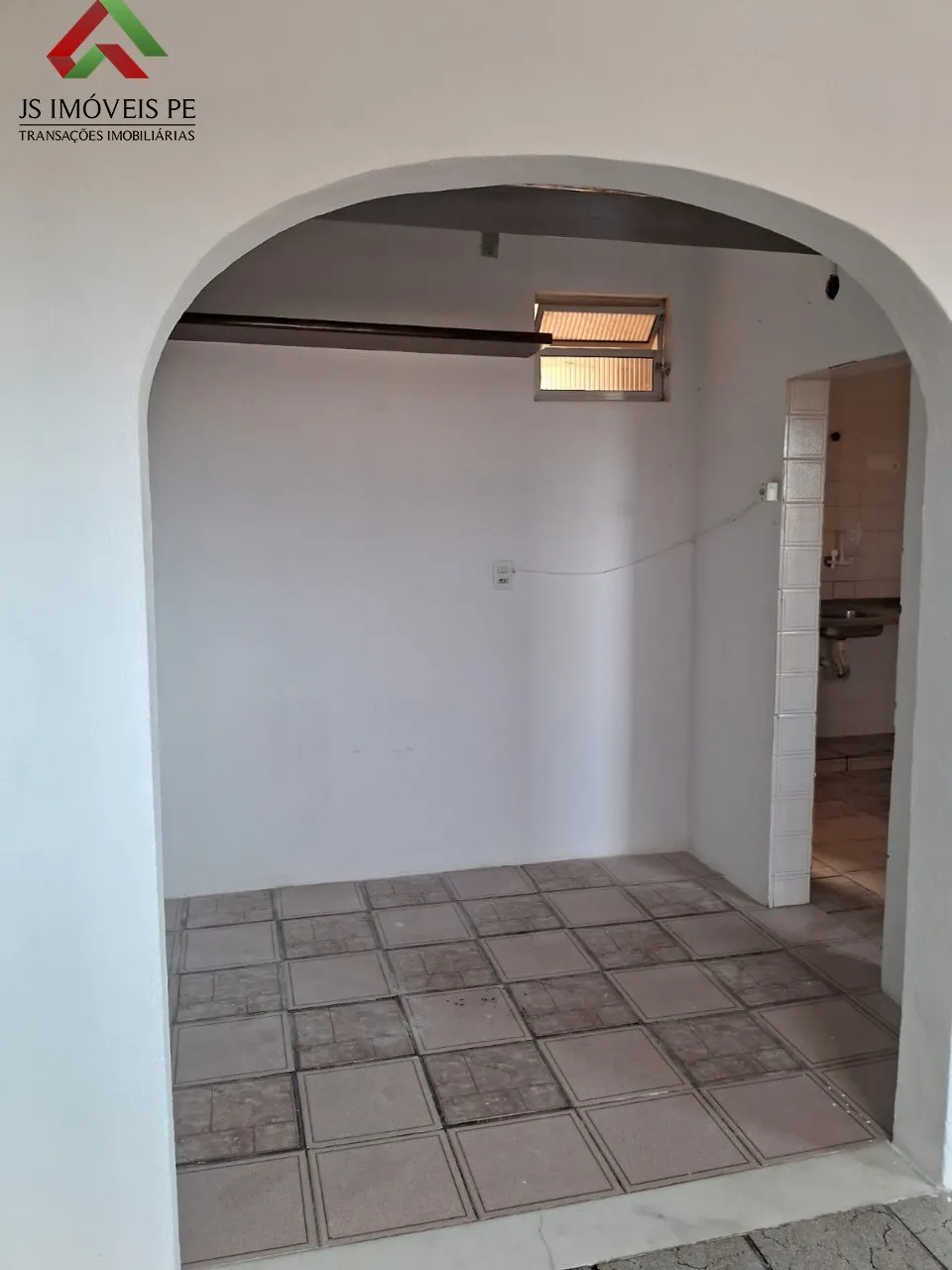 Imagem Apartamento à venda em Jaboatão dos Guararapes-PE, bairro Candeias, 2 quartos, 2 salas, 2 banheiros, 1 suíte, 70m² de área. Aproveite!