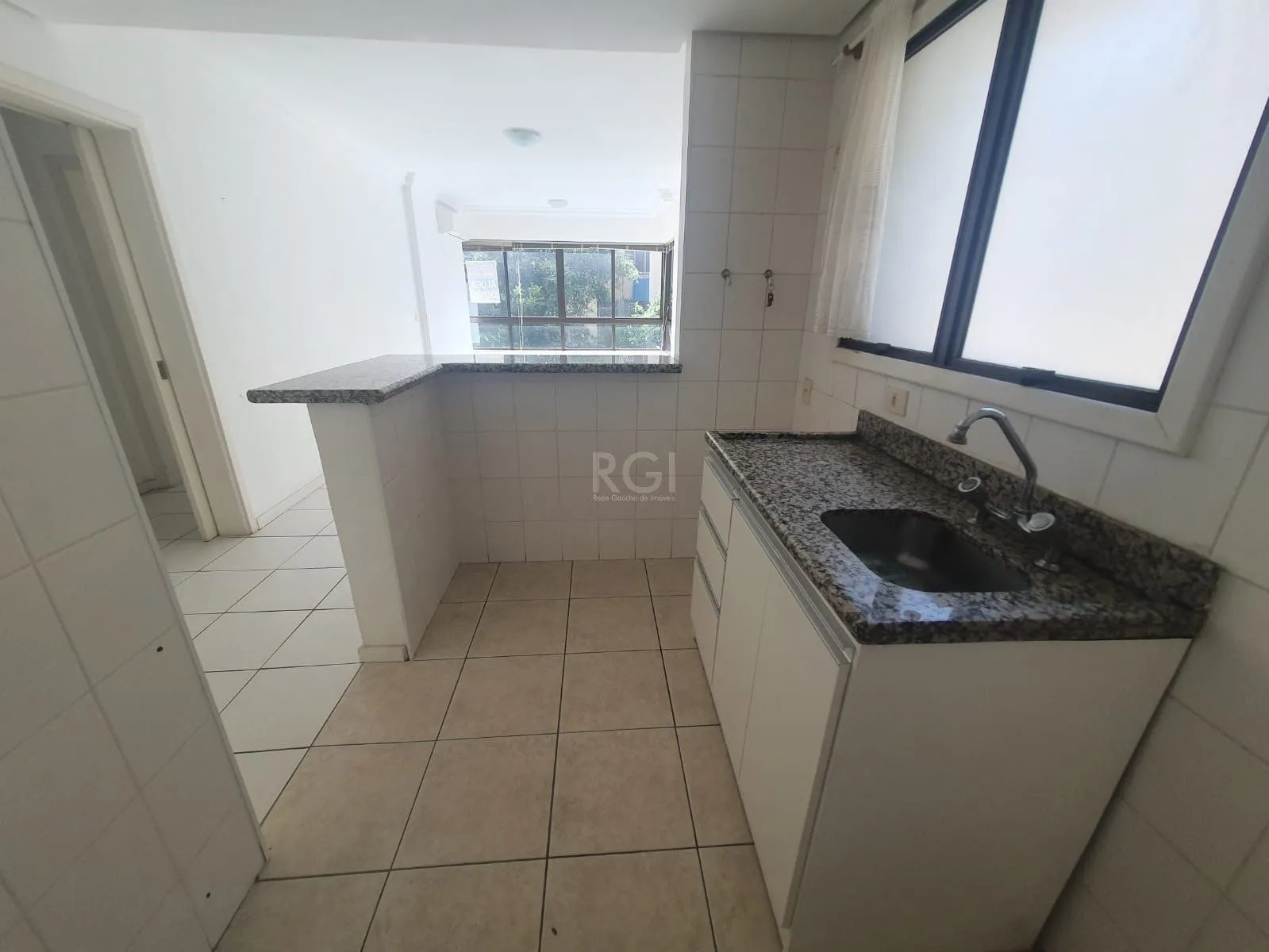 Imagem Apartamento para Venda - 90m², 2 dormitórios, 1 vaga - Mont Serrat