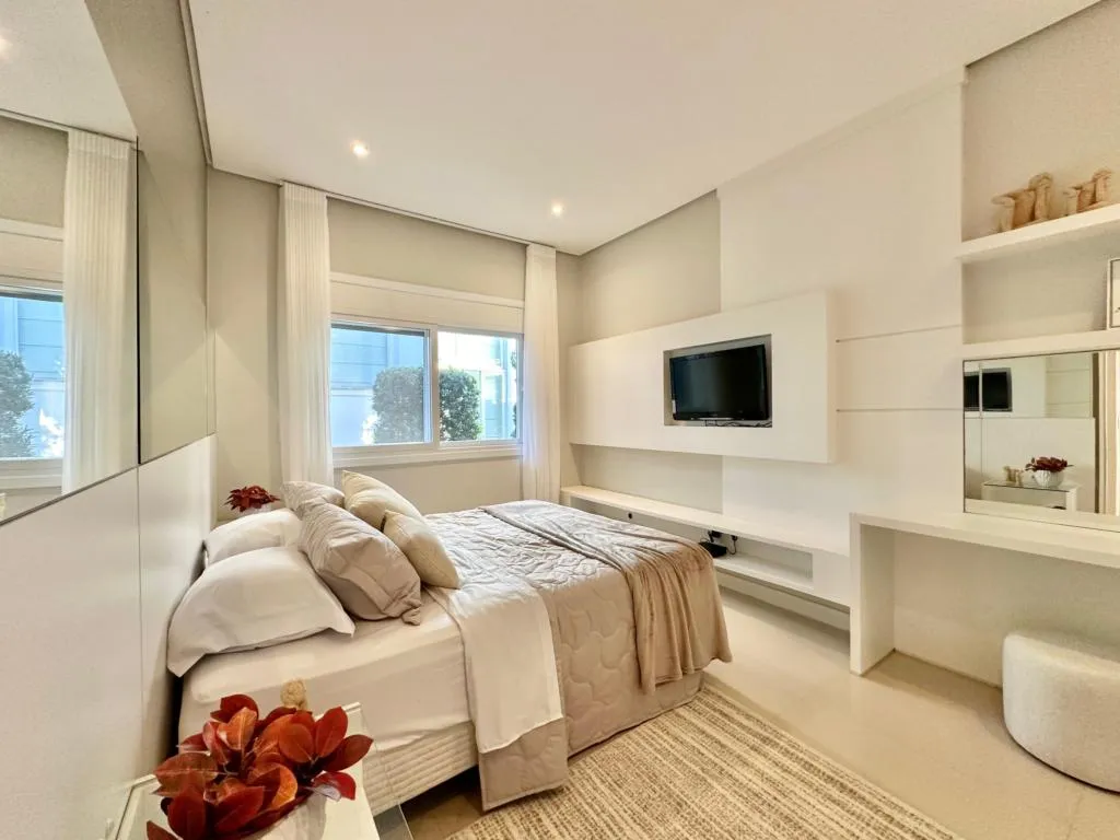 Imagem Casa em Condominio 5 Dormitórios - Bairro xangri-la