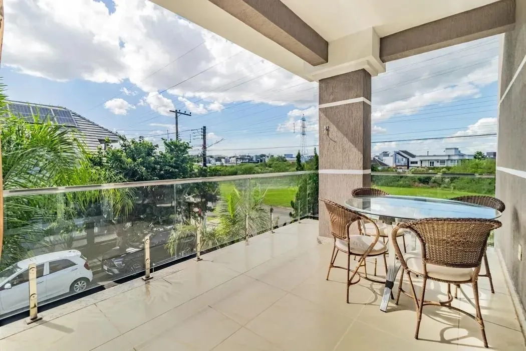 Imagem Casa térrea com 3 dormitórios, suíte e 2 vagas.