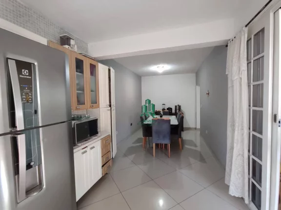 Imagem Lindo Sobrado de esquina com 170mt² - 3 dorm. /2 Banheiros e 3 Vagas